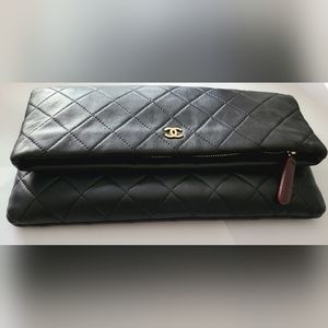 2015 Lambskin Quilted CC Beauty Clutch Black. Authentic Chanel